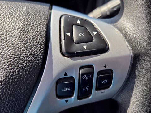 Used 2013 Ford Explorer FWD image 18