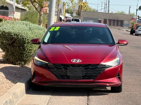 Used 2023 Hyundai Elantra SEL w/ Convenience Package FWD image 2