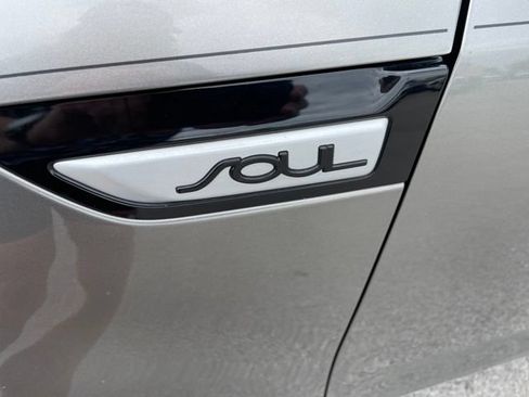 Used 2016 Kia Soul w/ Convenience Package FWD image 5