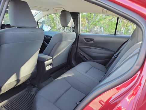 Used 2025 Toyota Corolla LE image 18