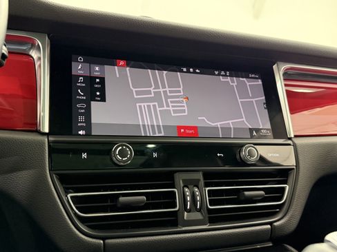 Certified 2024 Porsche Macan image 44