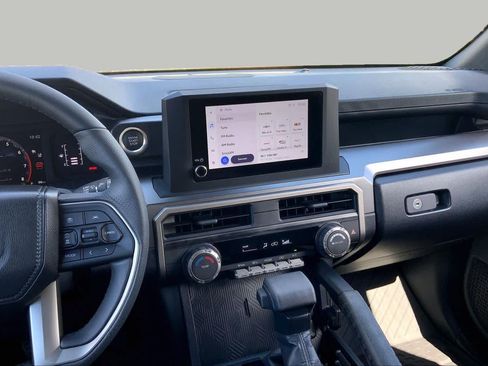 Used 2026 Toyota 4Runner SR5 RWD image 7