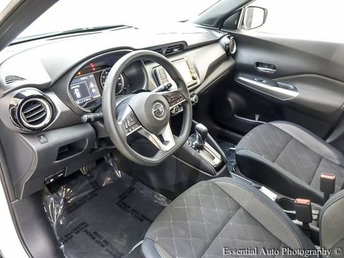Used 2018 Nissan Kicks SV FWD image 11