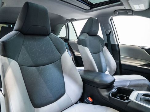 Certified 2025 Toyota RAV4 XLE w/ Convenience Package image 16