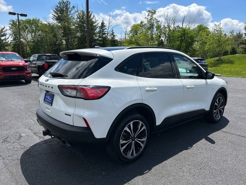 Certified 2022 Ford Escape SEL w/ SEL Stealth AWD Package image 16