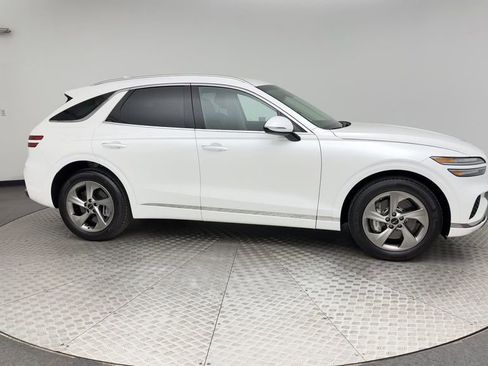 Certified 2026 Genesis GV70 2.5T image 9