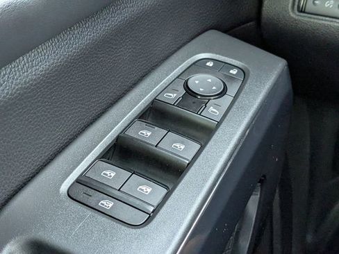 Used 2024 Nissan Pathfinder SV image 31