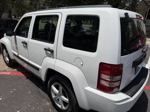 Used 2012 Jeep Liberty Sport RWD image 3