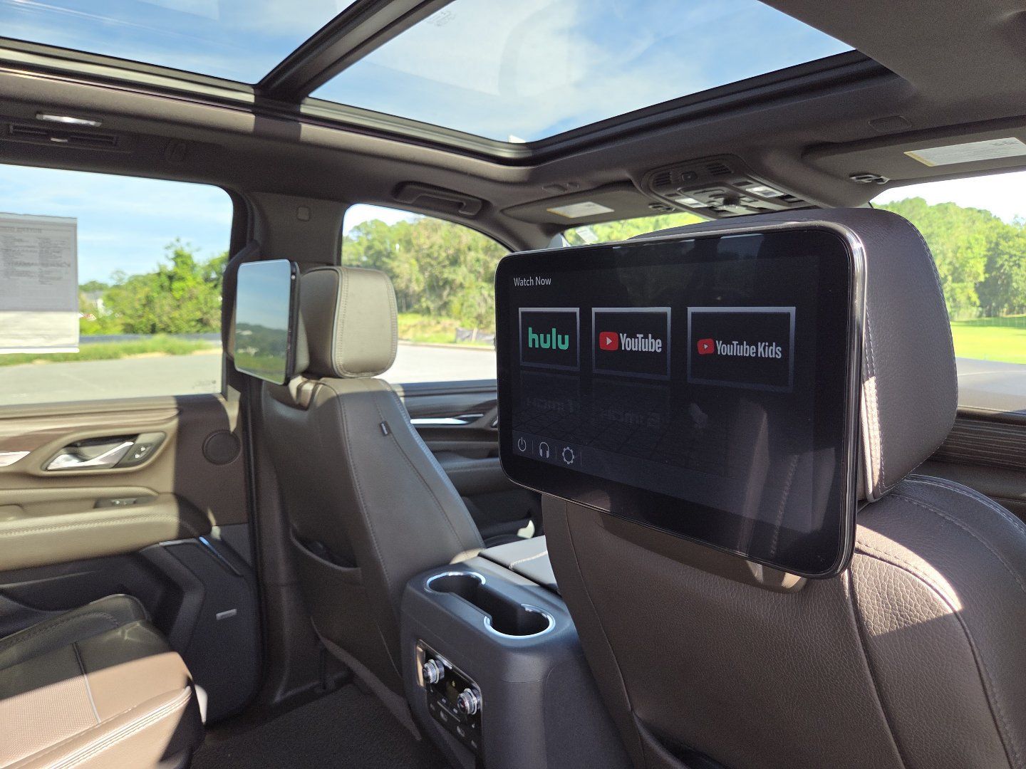 Used 2023 GMC Yukon XL Denali w/ Advanced Technology Package AWD/4WD image 32