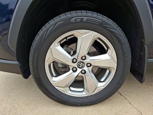 Used 2021 Toyota RAV4 Limited AWD/4WD image 28