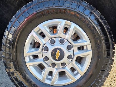 Used 2021 Chevrolet Silverado 2500 LT AWD/4WD image 15