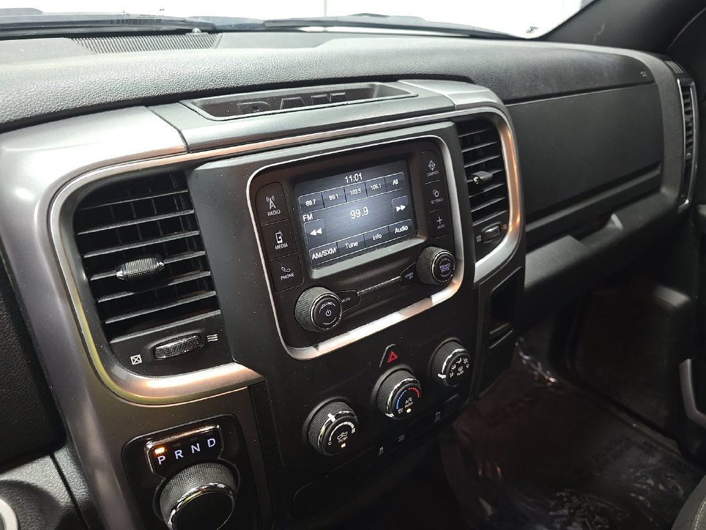 Used 2024 RAM 1500 Warlock RWD image 11