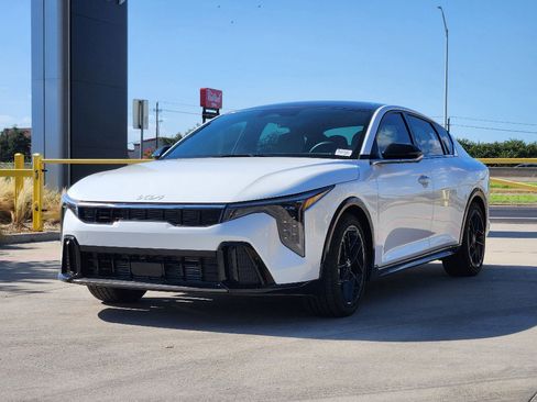 New 2025 Kia K4 GT-Line Turbo image 2