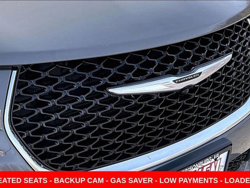 Used 2023 Chrysler Pacifica Touring-L image 30