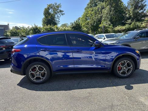 Used 2022 Alfa Romeo Stelvio Sprint AWD/4WD image 3