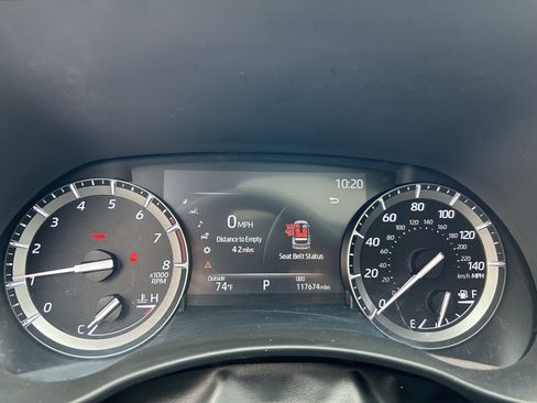 Used 2020 Toyota Highlander XLE AWD/4WD image 26