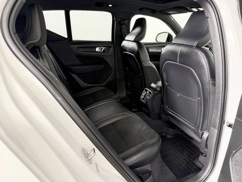 Used 2021 Volvo XC40 P8 Recharge w/ Advanced Package AWD/4WD image 46