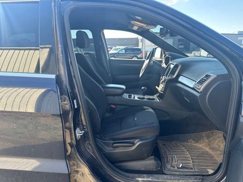 Used 2014 Jeep Grand Cherokee Laredo w/ 18" Wheel & 8.4" Radio Group AWD/4WD image 16