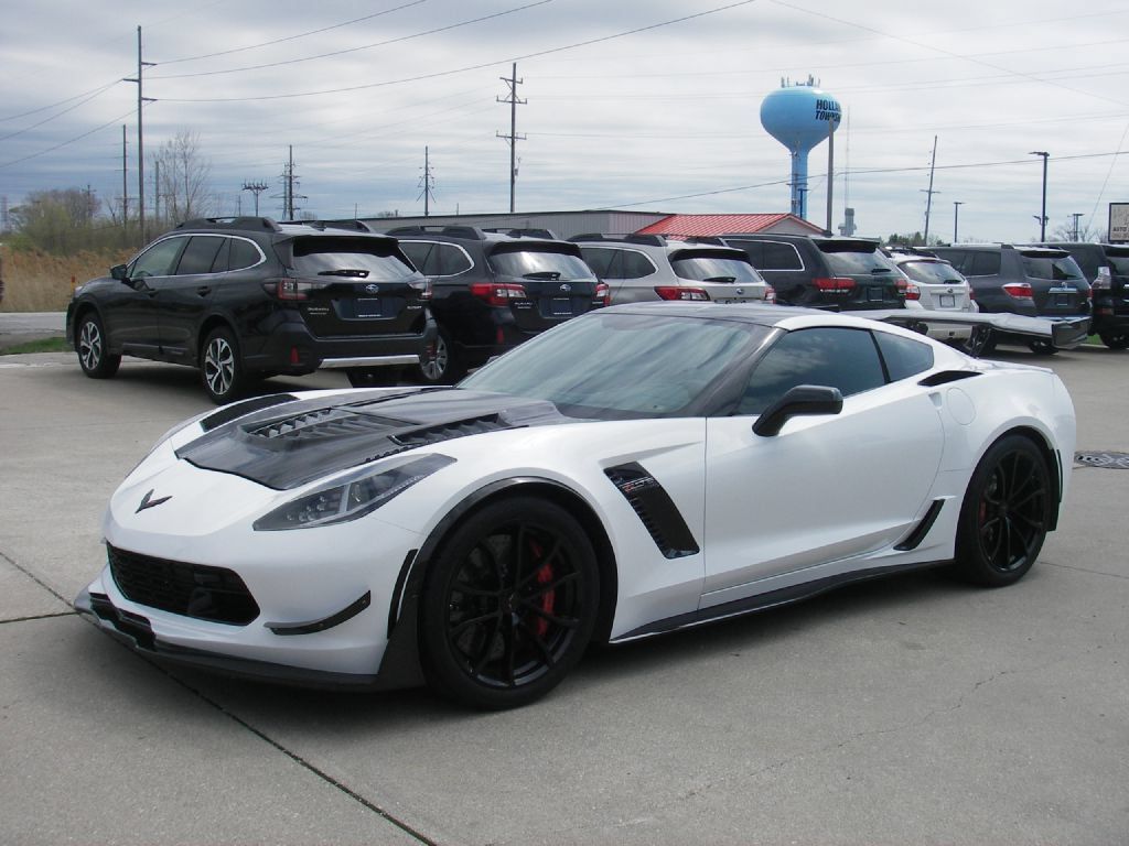 Used 2016 Chevrolet Corvette Z06 w/ 3LZ Preferred Equipment Group RWD image 11