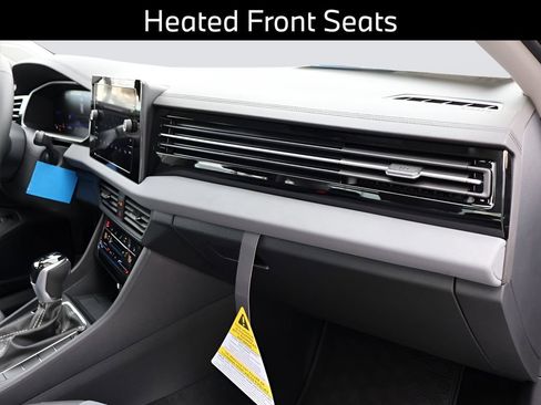 Used 2025 Volkswagen Jetta SE image 13