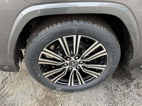 Used 2026 Lexus LX 600 4WD w/ Luxury Package image 7