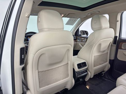 Used 2022 Mercedes-Benz GLS 450 4MATIC image 42