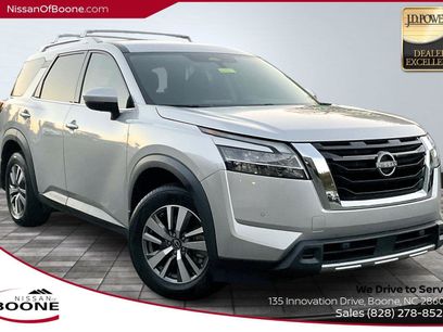 Used 2023 Nissan Pathfinder SL