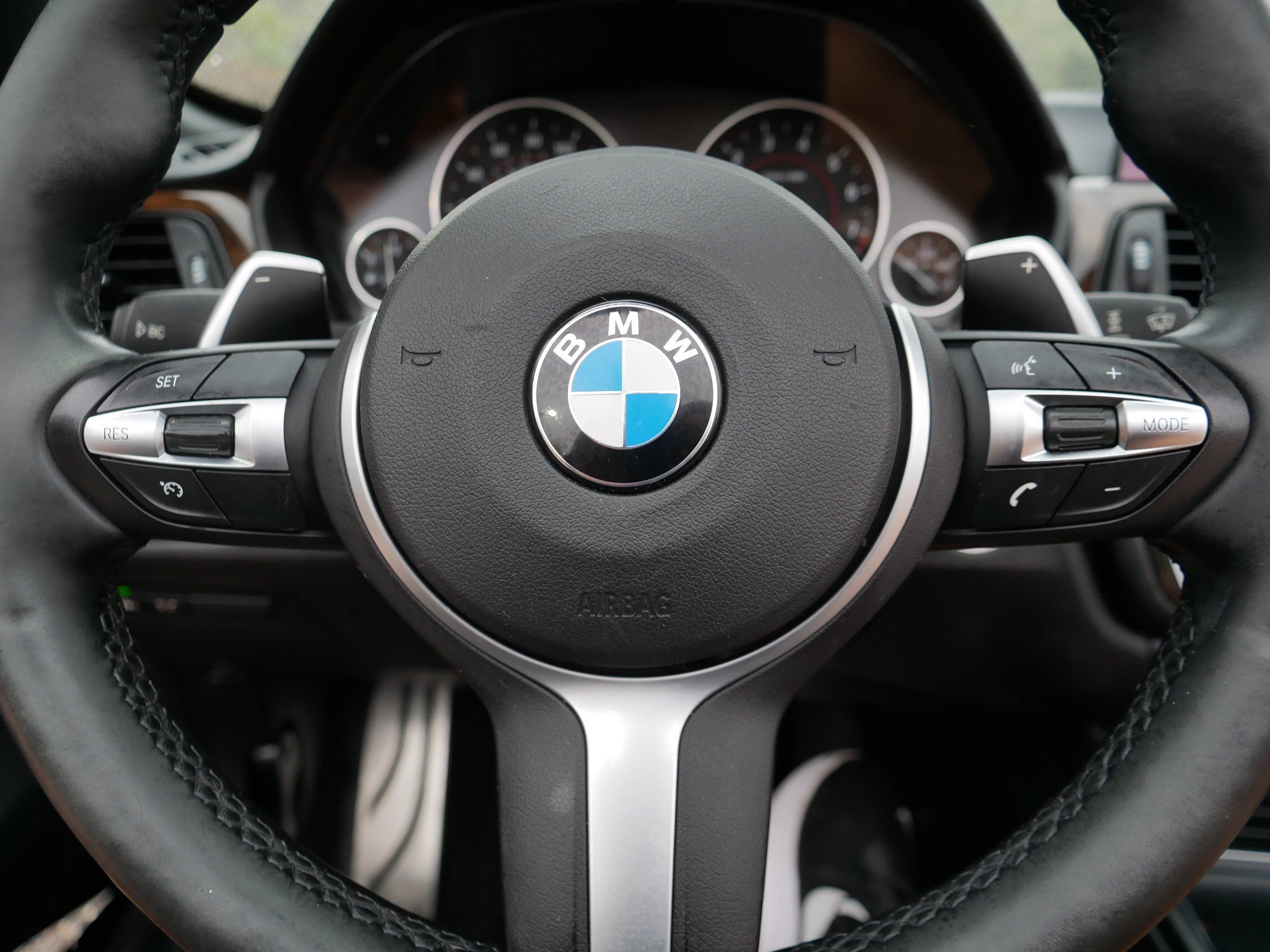 Used 2017 BMW 440i xDrive Convertible AWD/4WD image 25