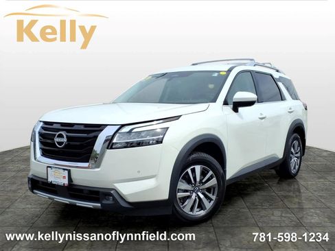 Used 2022 Nissan Pathfinder SL AWD/4WD image 1