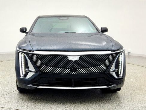Used 2024 Cadillac Lyriq Luxury image 2