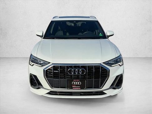 Used 2023 Audi Q3 2.0T Premium Plus w/ Premium Plus Package image 2