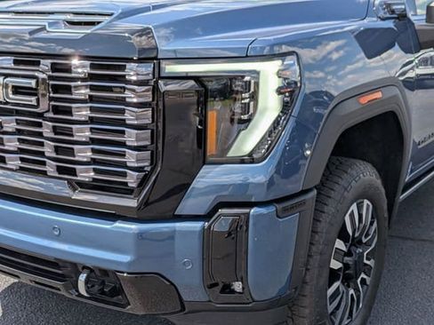 New 2026 GMC Sierra 3500 Denali Ultimate w/ LPO, Black Badging Package AWD/4WD image 9