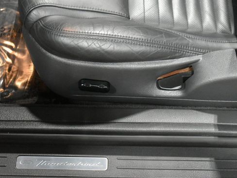 Used 2002 Ford Thunderbird image 36