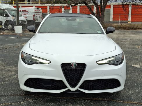 Used 2023 Alfa Romeo Giulia Veloce image 8