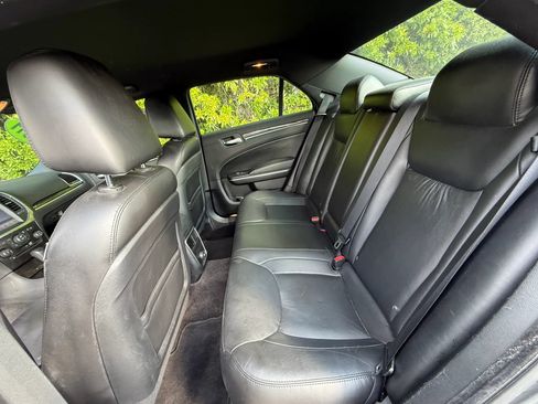 Used 2011 Chrysler 300 Limited RWD image 37