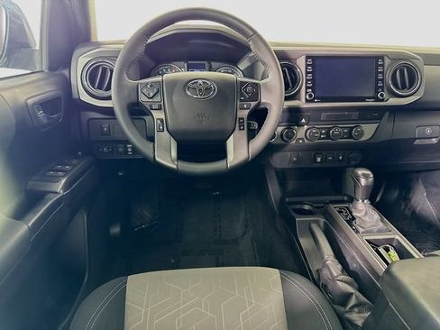 Certified 2021 Toyota Tacoma TRD Off-Road AWD/4WD image 22