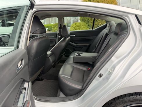 Used 2023 Nissan Altima 2.5 SR image 14