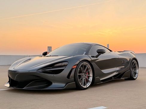 Used 2019 McLaren 720S Performance RWD image 2