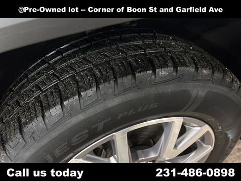 Used 2020 GMC Acadia SLT image 12