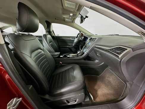 Used 2014 Ford Fusion SE w/ Equipment Group 202A image 27