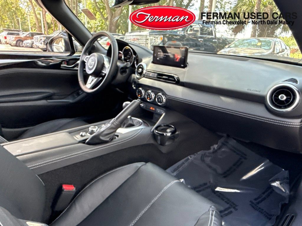 Used 2025 MAZDA MX-5 Miata RF Grand Touring RWD image 5