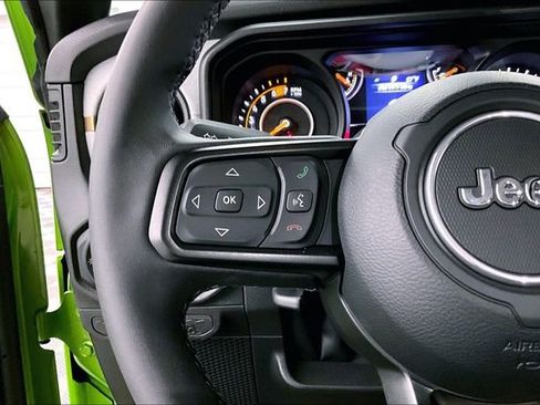 Used 2025 Jeep Wrangler Sport S image 23