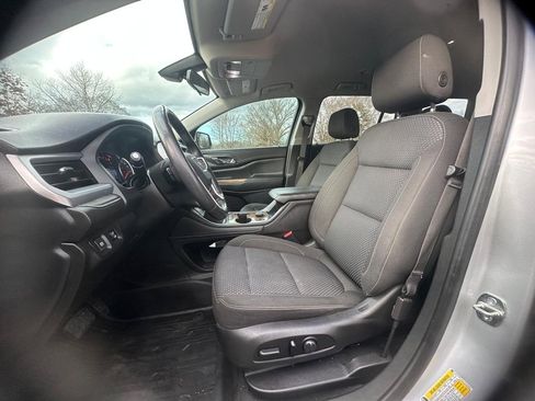 Used 2020 GMC Acadia SLE w/ Driver Convenience Package image 7