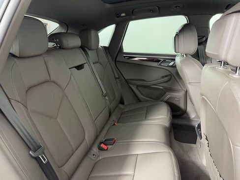 Certified 2026 Porsche Macan AWD/4WD image 19