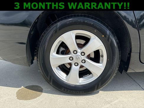 Used 2017 Toyota Sienna LE image 32