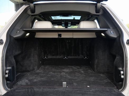 Used 2021 Rolls-Royce Cullinan image 27