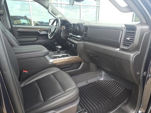Used 2024 Chevrolet Silverado 1500 RST w/ Convenience Package II AWD/4WD image 5