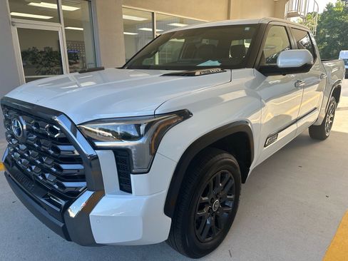 Used 2024 Toyota Tundra Platinum AWD/4WD image 3