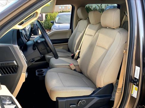 Used 2016 Ford F150 XLT w/ Equipment Group 302A Luxury image 8