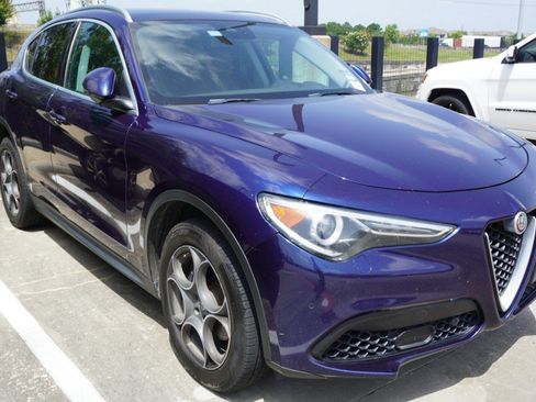Used 2018 Alfa Romeo Stelvio Ti AWD/4WD image 3